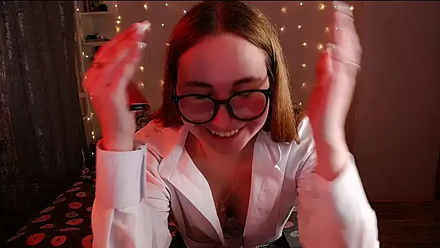 Snapshot of Miya_Mark chatting on December 2024 06:35:02 PM Miya Mark online show from December 2024 06:35:02 PM