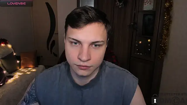 handsome guy01 online show from December 2025 06:40:02 AM