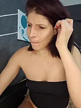 Snapshot of Lenchen_ chatting on January 2025 08:28:01 PM Lenchen online show from January 2025 08:28:01 PM