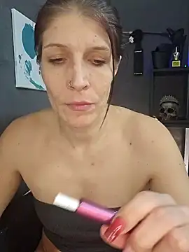 Snapshot of Lenchen_ chatting on January 2025 08:25:01 PM Lenchen online show from January 2025 08:25:01 PM