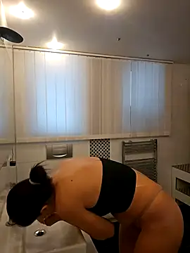 Snapshot of Lenchen_ chatting on February 2025 02:15:01 PM Lenchen online show from February 2025 02:15:01 PM