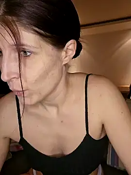 Snapshot of Lenchen_ chatting on February 2025 08:45:01 PM Lenchen online show from February 2025 08:45:01 PM