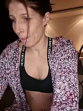 Snapshot of Lenchen_ chatting on February 2025 09:00:01 PM Lenchen online show from February 2025 09:00:01 PM