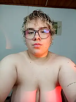 amalia love online show from December 2025 04:52:02 AM