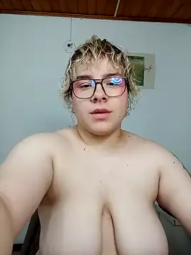 amalia love online show from December 2025 04:58:02 PM