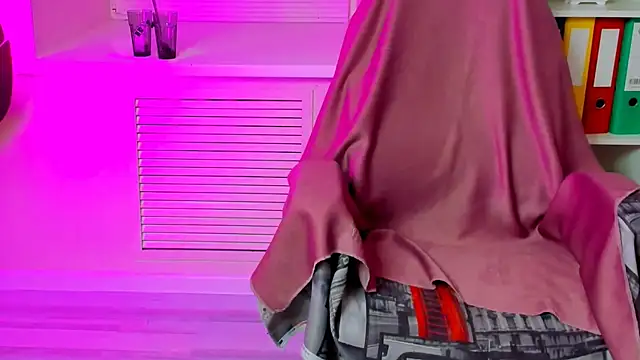 CarolGiggly online show from November 2025 07:25:01 PM