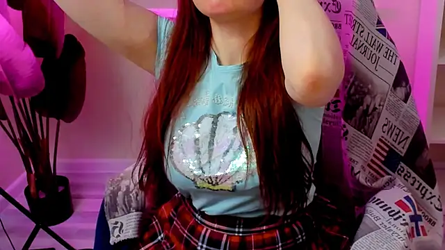 Snapshot of CarolGiggly chatting on May 2026 12:38:01 AM CarolGiggly online show from May 2026 12:38:01 AM