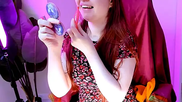 Snapshot of CarolGiggly chatting on May 2026 04:38:01 PM CarolGiggly online show from May 2026 04:38:01 PM