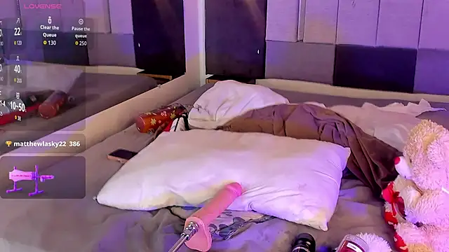 Snapshot of BritannyClaire chatting on October 2025 11:52:02 AM BritannyClaire online show from October 2025 11:52:02 AM