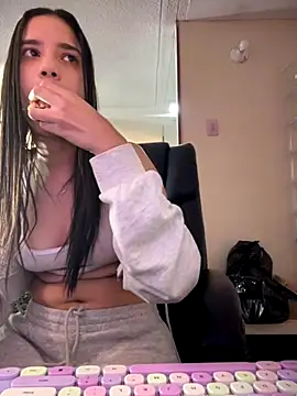 Snapshot of Praga_Pink chatting on October 2025 11:02:01 PM Praga Pink online show from October 2025 11:02:01 PM