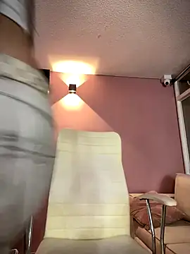 Snapshot of Praga_Pink chatting on October 2025 02:21:02 AM Praga Pink online show from October 2025 02:21:02 AM