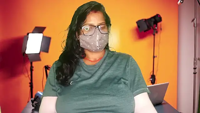 Snapshot of mamoni91 chatting on September 2025 03:33:02 AM mamoni91 online show from September 2025 03:33:02 AM