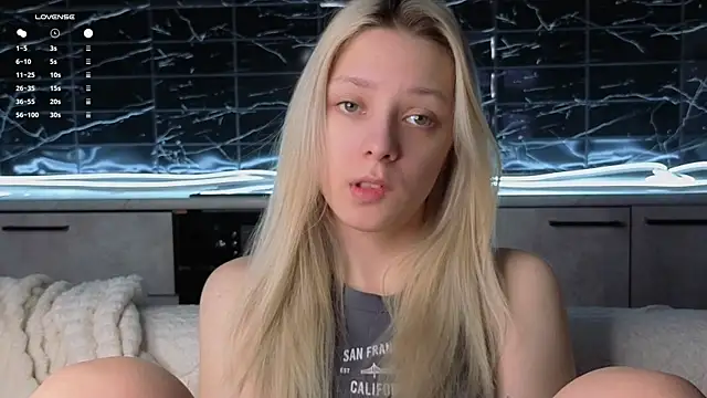 Snapshot of EngelFugler chatting on December 2025 01:13:02 AM EngelFugler online show from December 2025 01:13:02 AM