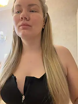 LianaCruz   online show from February 2026 04:51:02 AM