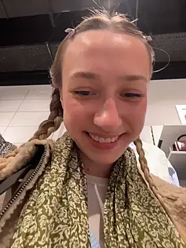 Snapshot of Lia__Love chatting on October 2025 12:13:02 PM Lia Love online show from October 2025 12:13:02 PM