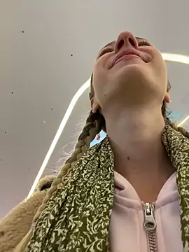 Snapshot of Lia__Love chatting on October 2025 12:05:01 PM Lia Love online show from October 2025 12:05:01 PM