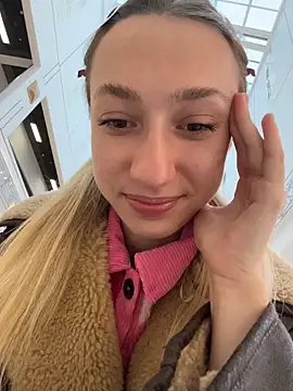 Snapshot of Lia__Love chatting on October 2025 12:28:02 PM Lia Love online show from October 2025 12:28:02 PM