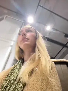 Snapshot of Lia__Love chatting on October 2025 12:20:01 PM Lia Love online show from October 2025 12:20:01 PM