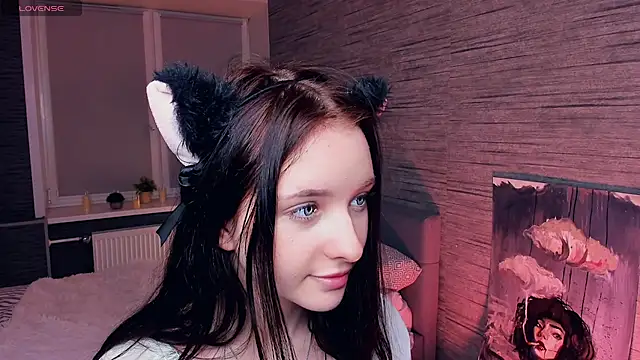 MerylHedley online show from December 2024 01:22:02 PM