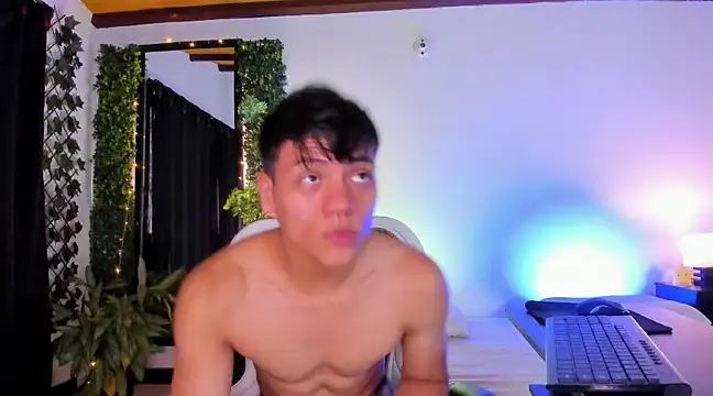 Valentino  X online show from March 2025 03:18:02 PM