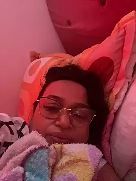 GiaNahomi online show from December 2024 02:15:01 PM