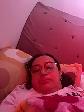 GiaNahomi online show from December 2024 02:33:01 PM