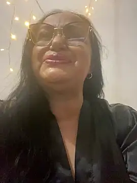 GiaNahomi online show from January 2025 11:18:01 PM
