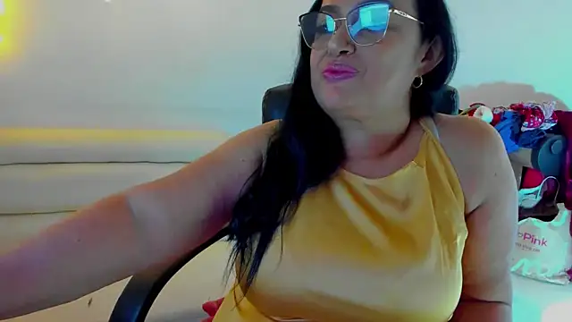 GiaNahomi online show from January 2025 03:49:02 AM