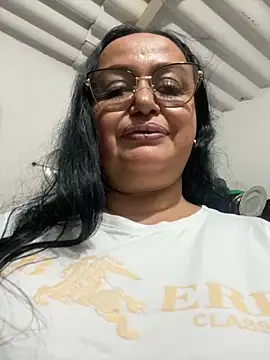 GiaNahomi online show from January 2025 02:35:02 AM