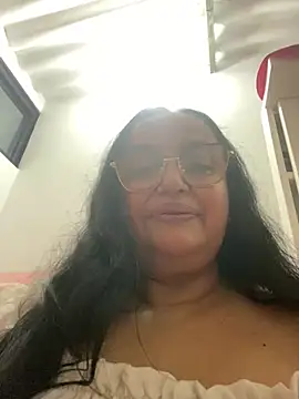 GiaNahomi online show from January 2025 04:04:01 AM
