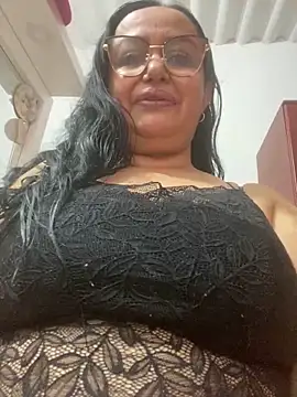 GiaNahomi online show from January 2025 10:40:01 PM
