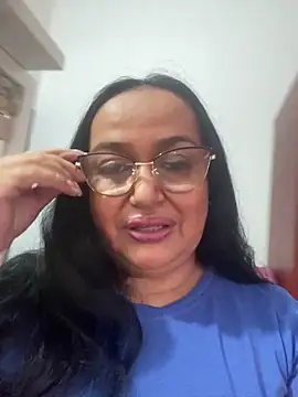 GiaNahomi online show from January 2025 10:25:02 PM