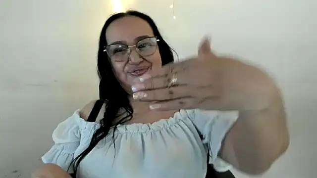 GiaNahomi online show from January 2025 02:35:01 AM