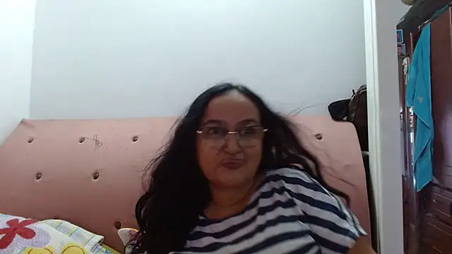 GiaNahomi online show from February 2025 08:05:01 PM