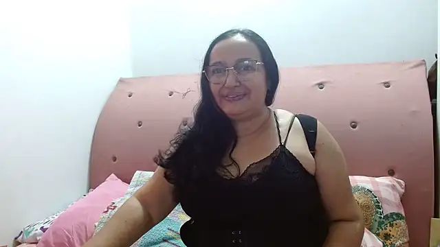 GiaNahomi online show from February 2025 10:53:01 PM