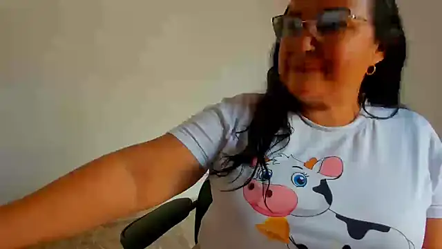 GiaNahomi online show from March 2025 07:20:02 PM