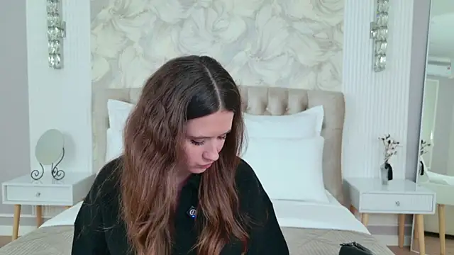 Snapshot of milaleoneli chatting on September 2025 03:04:02 PM milaleoneli online show from September 2025 03:04:02 PM