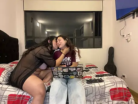 Snapshot of Scarlett_Jazmin chatting on February 2025 08:27:02 AM Scarlett Jazmin online show from February 2025 08:27:02 AM