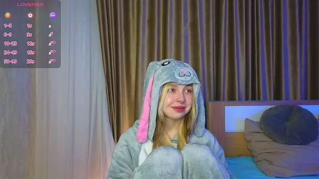 HildaEvatt online show from December 2024 04:09:02 AM