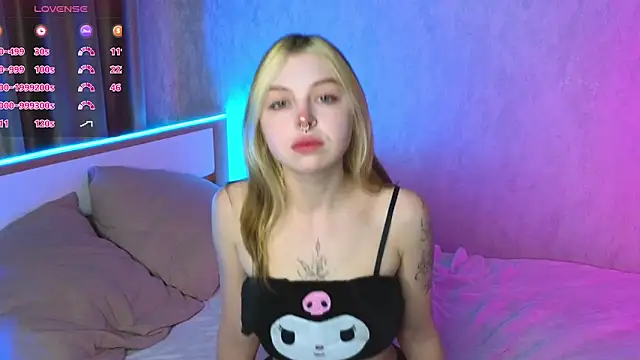 HildaEvatt online show from January 2025 04:39:01 AM