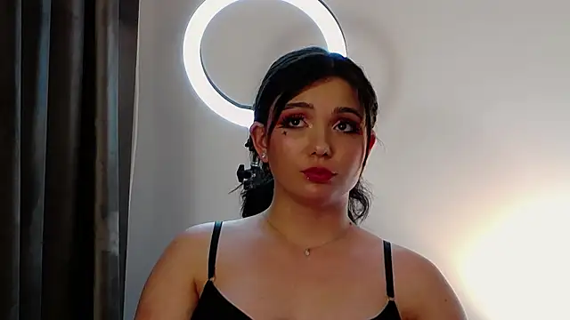 AveryWillow online show from March 2025 01:51:01 PM