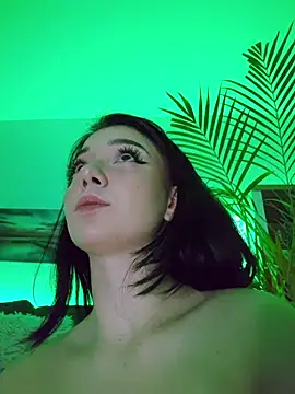 AveryWillow online show from November 2025 10:10:01 PM