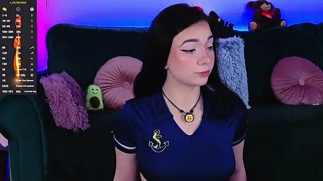 AveryWillow online show from April 2026 10:07:02 PM