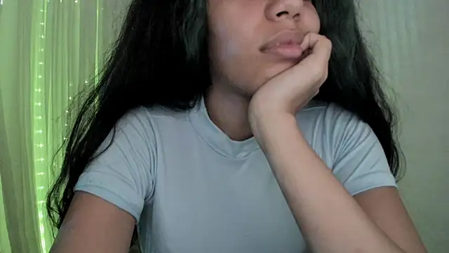 Snapshot of IvyLayla_ chatting on February 2025 11:32:02 PM IvyLayla online show from February 2025 11:32:02 PM
