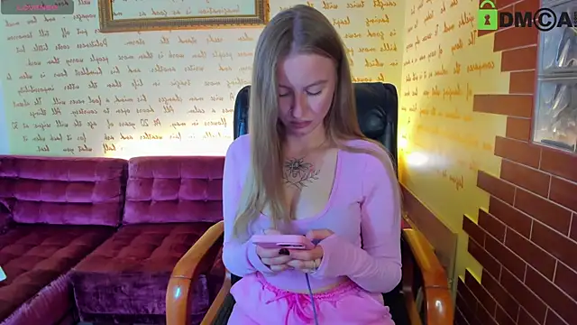 Snapshot of alexa_glory chatting on October 2025 03:14:02 PM alexa glory online show from October 2025 03:14:02 PM