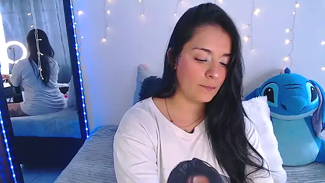 Samanta james19 online show from April 2026 06:00:01 PM