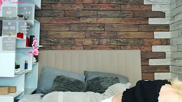 White Lioness online show from March 2026 04:52:01 PM