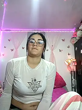 Snapshot of Hanna_Kinsley chatting on December 2024 04:33:01 AM Hanna Kinsley online show from December 2024 04:33:01 AM