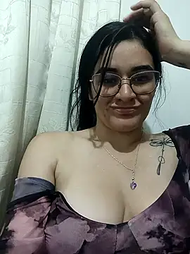 Snapshot of Hanna_Kinsley chatting on January 2025 02:43:02 AM Hanna Kinsley online show from January 2025 02:43:02 AM