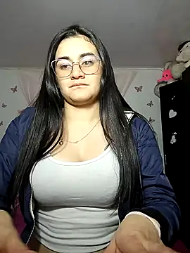 Snapshot of Hanna_Kinsley chatting on January 2025 06:58:02 AM Hanna Kinsley online show from January 2025 06:58:02 AM